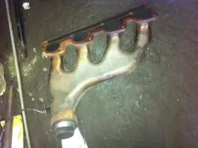 327-02131l Cadillac 06 07 08 09 10 11 Lucerne Left Exhaust Manifold 4.6 Liter Front 8 Cylinder