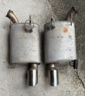 Ford Br3v-5230-aj 2011 Shelby Gt500 Dual Axle Back Exhaust With Tips Clamps - Used