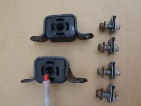 Xr33-5f262-ac Ford 1999 - 2004 Mustang Cobra Rear Exhaust Hanger Brackets Clips And Bolts Sku# G489