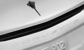 84313984 Gm Genuine Corvette Script Rear Emblem - Arctic White