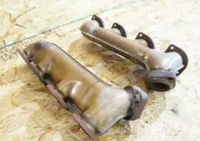 1131400109 Mercedes W220 M113 Engine V8 S500 98-2007 Exhaust Manifold Header Left Right Pair Set